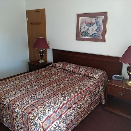 All Seasons Motel Rock Falls Экстерьер фото