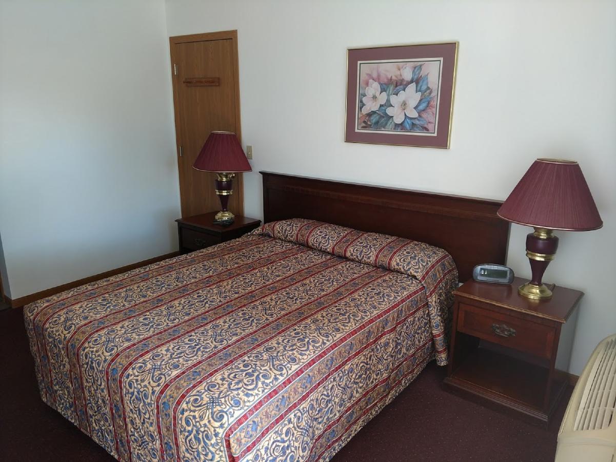 All Seasons Motel Rock Falls Экстерьер фото